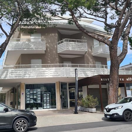 Residence Gallo - Walterigato Apartments Per Solo Famiglie Lido di Jesolo Exteriér fotografie
